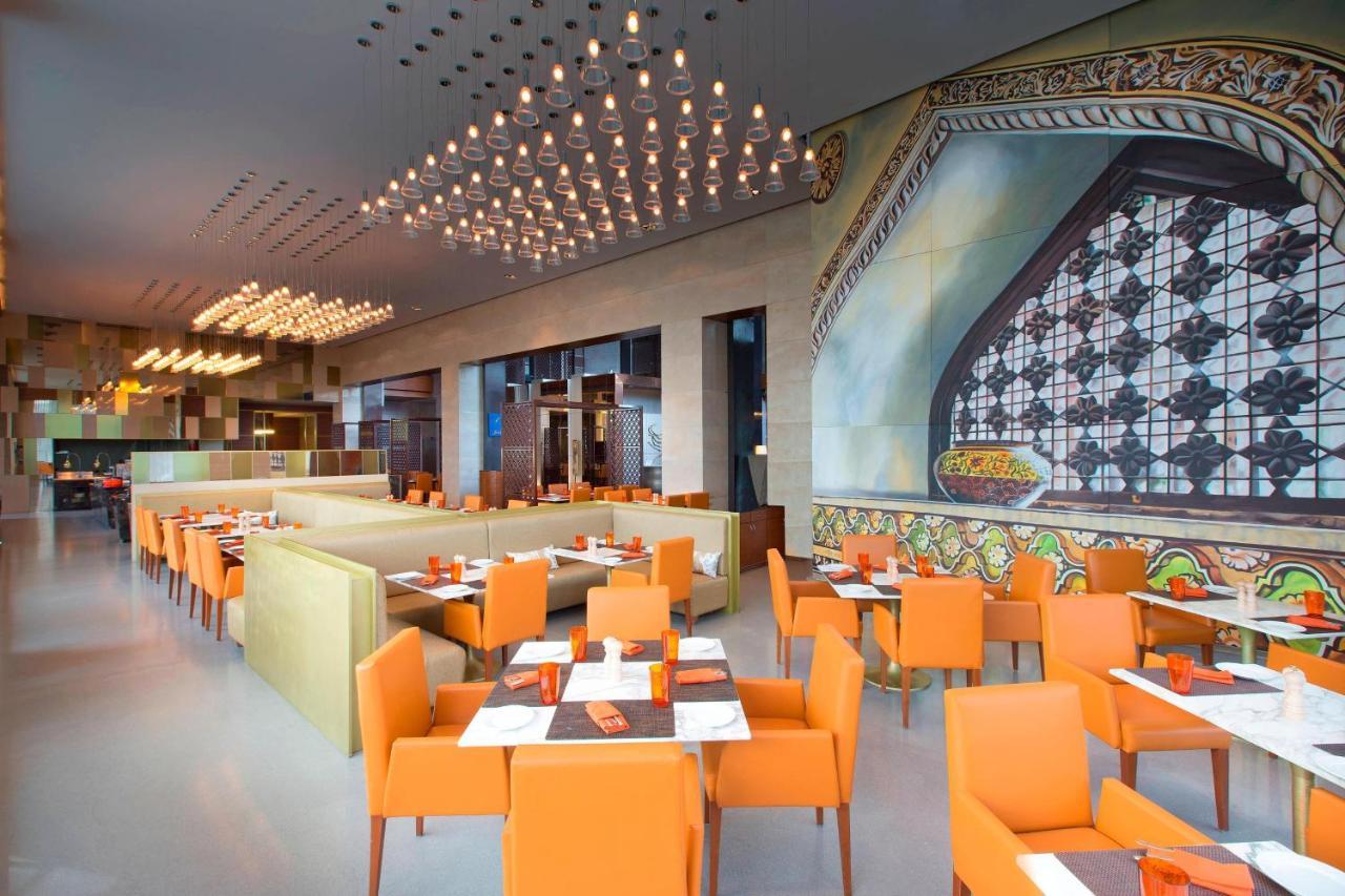 Sheraton Hyderabad Hotel Dış mekan fotoğraf