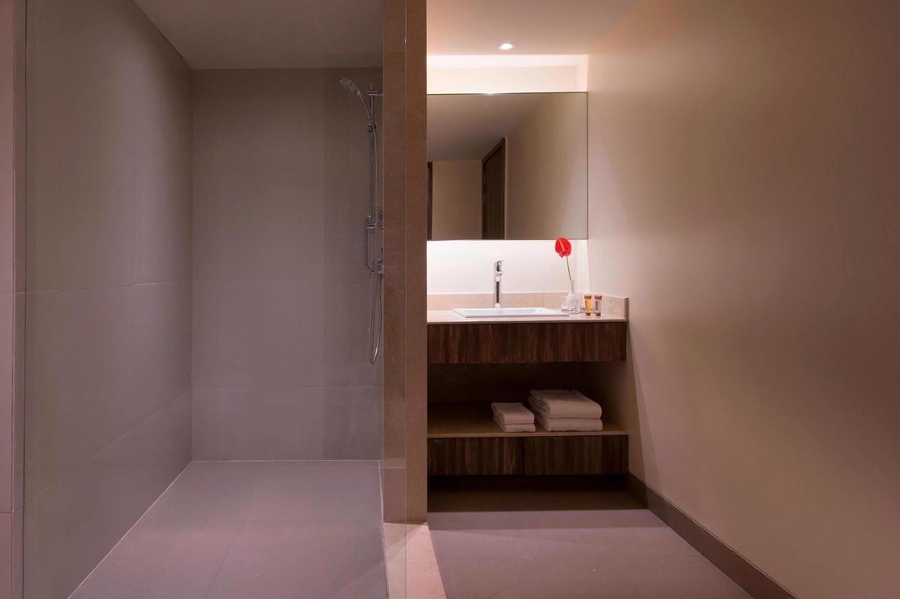Sheraton Hyderabad Hotel Dış mekan fotoğraf