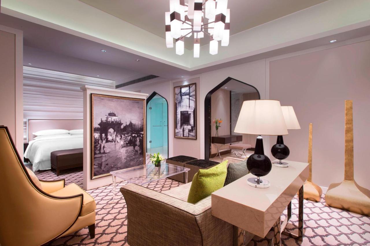 Sheraton Hyderabad Hotel Dış mekan fotoğraf