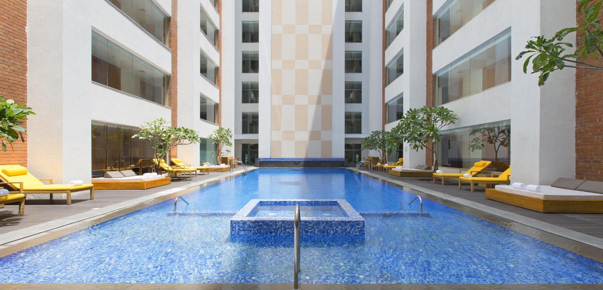 Sheraton Hyderabad Hotel Dış mekan fotoğraf