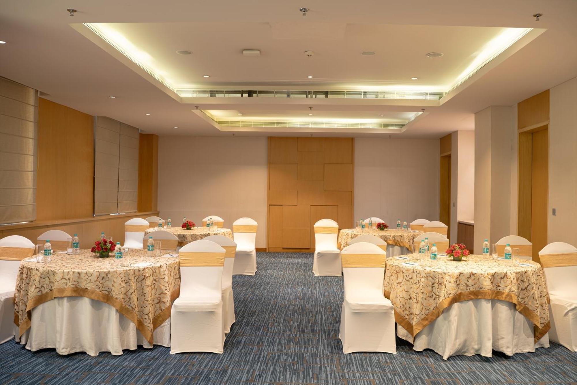 Sheraton Hyderabad Hotel Dış mekan fotoğraf