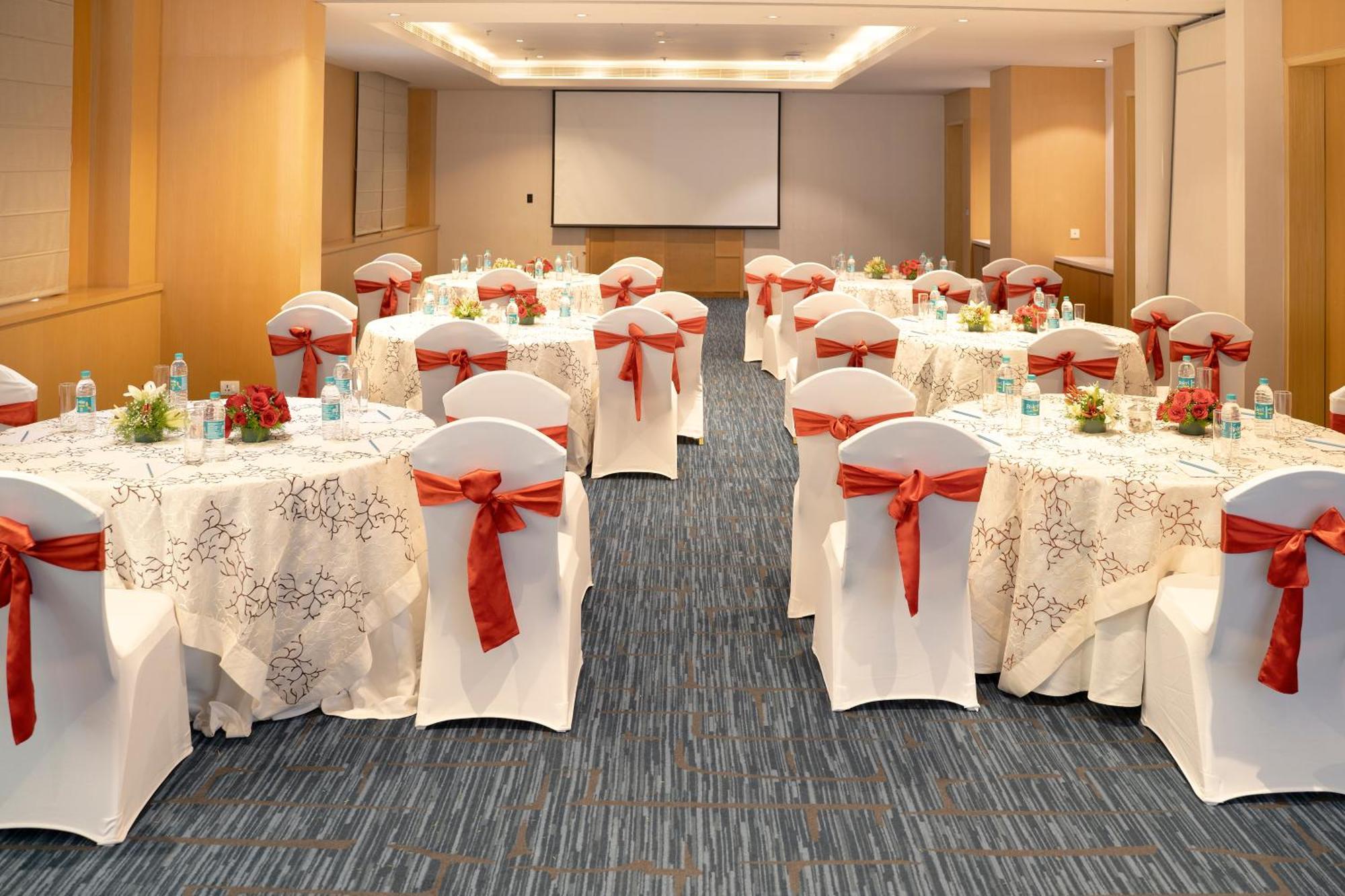 Sheraton Hyderabad Hotel Dış mekan fotoğraf