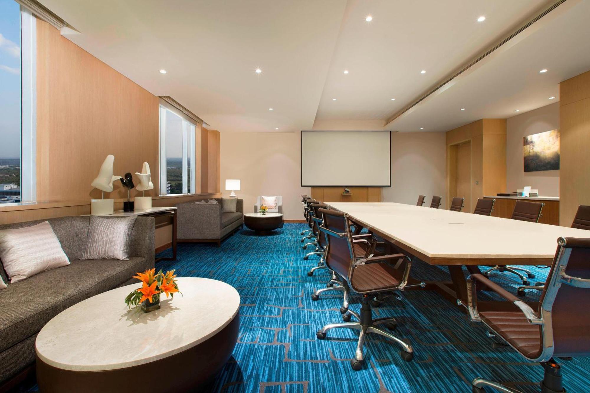 Sheraton Hyderabad Hotel Dış mekan fotoğraf