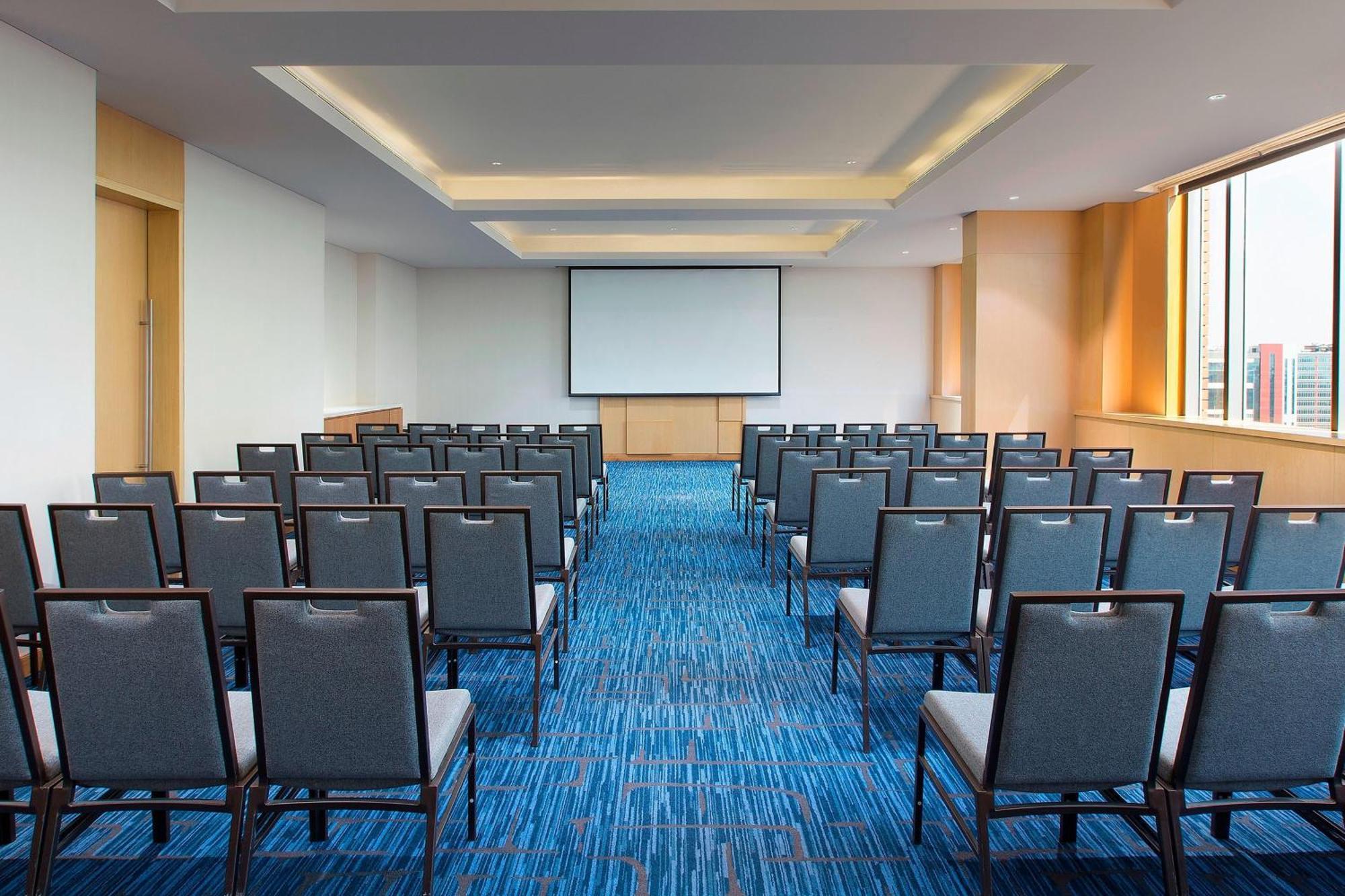 Sheraton Hyderabad Hotel Dış mekan fotoğraf
