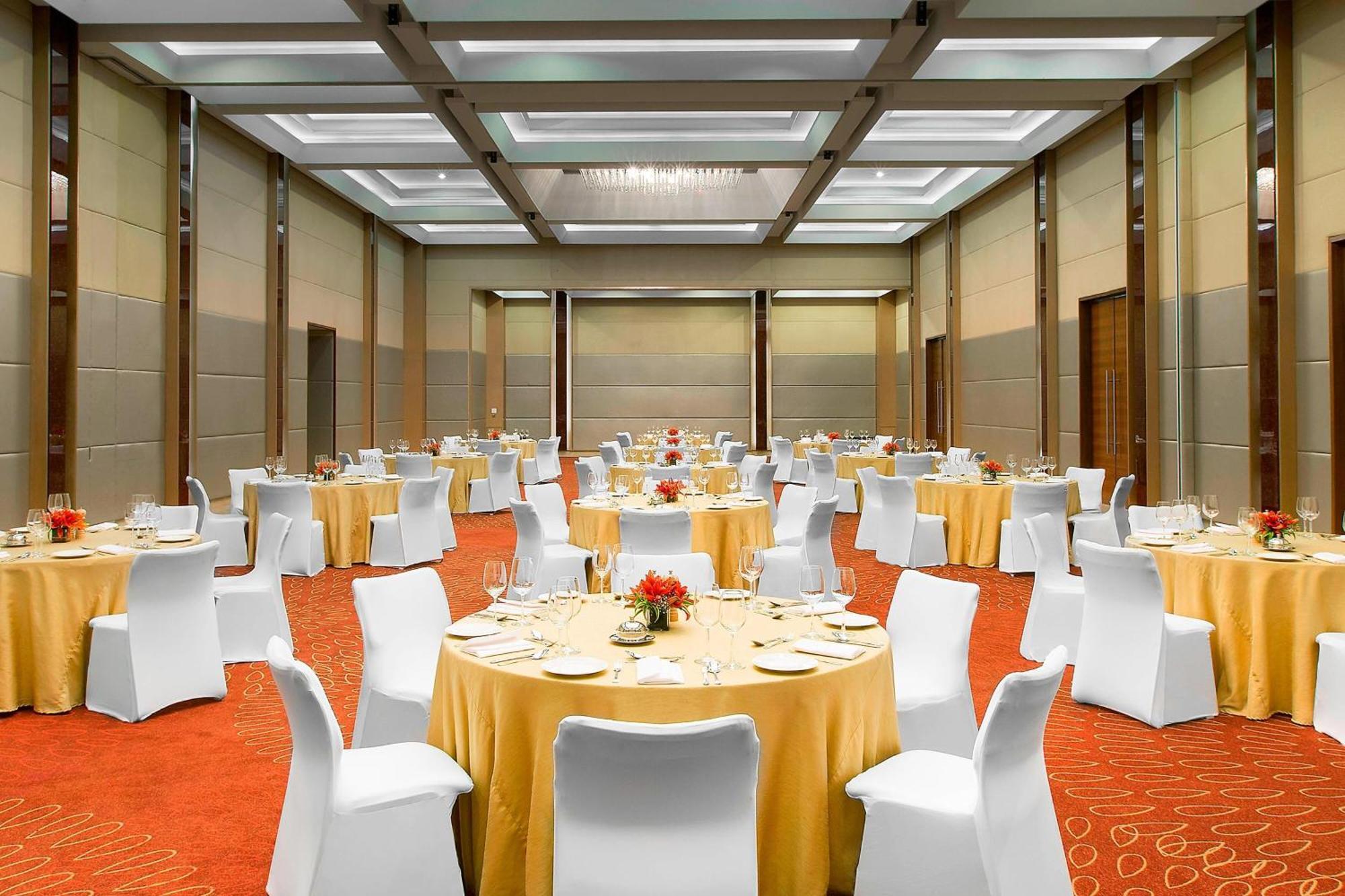 Sheraton Hyderabad Hotel Dış mekan fotoğraf