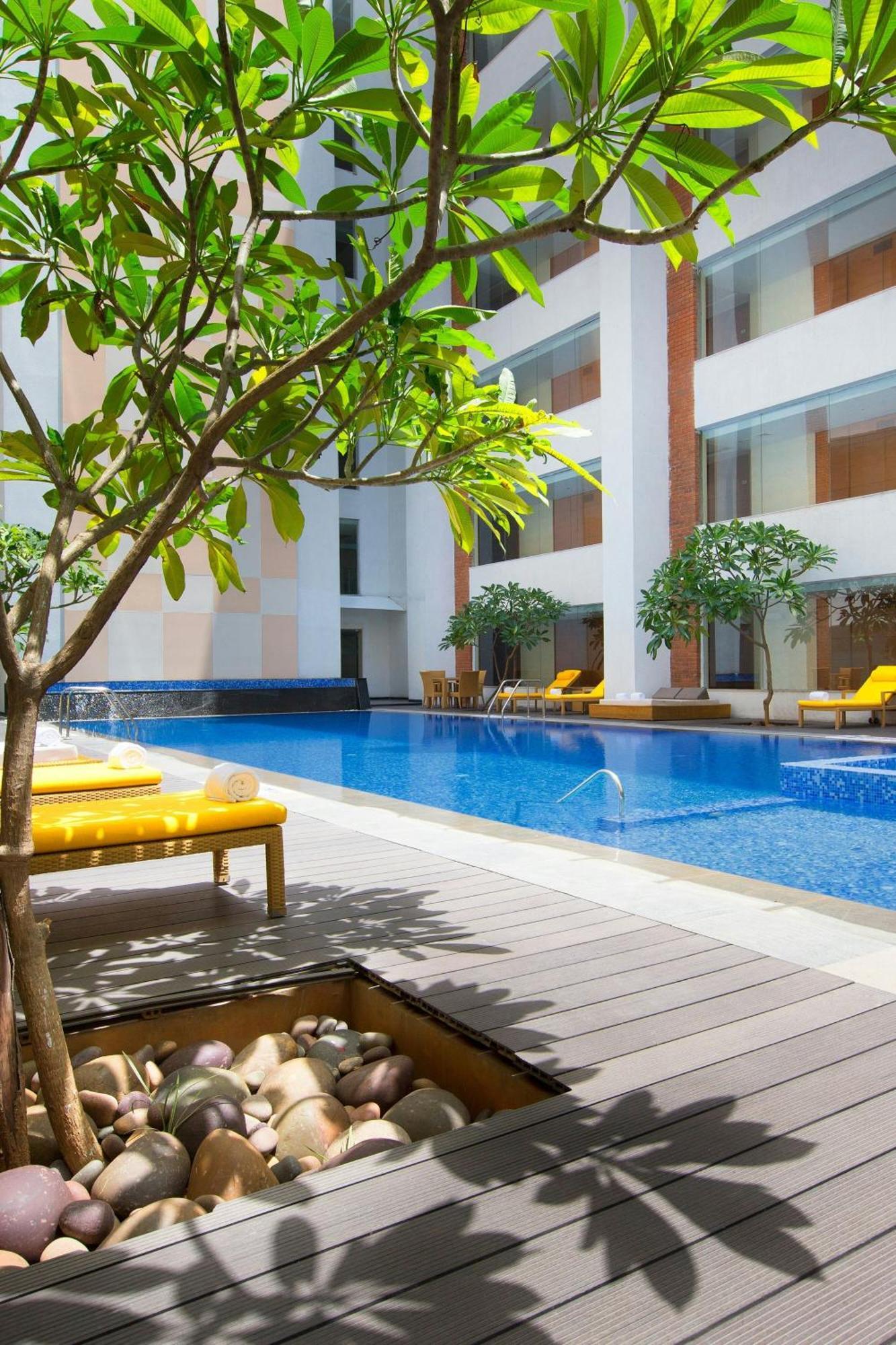 Sheraton Hyderabad Hotel Dış mekan fotoğraf
