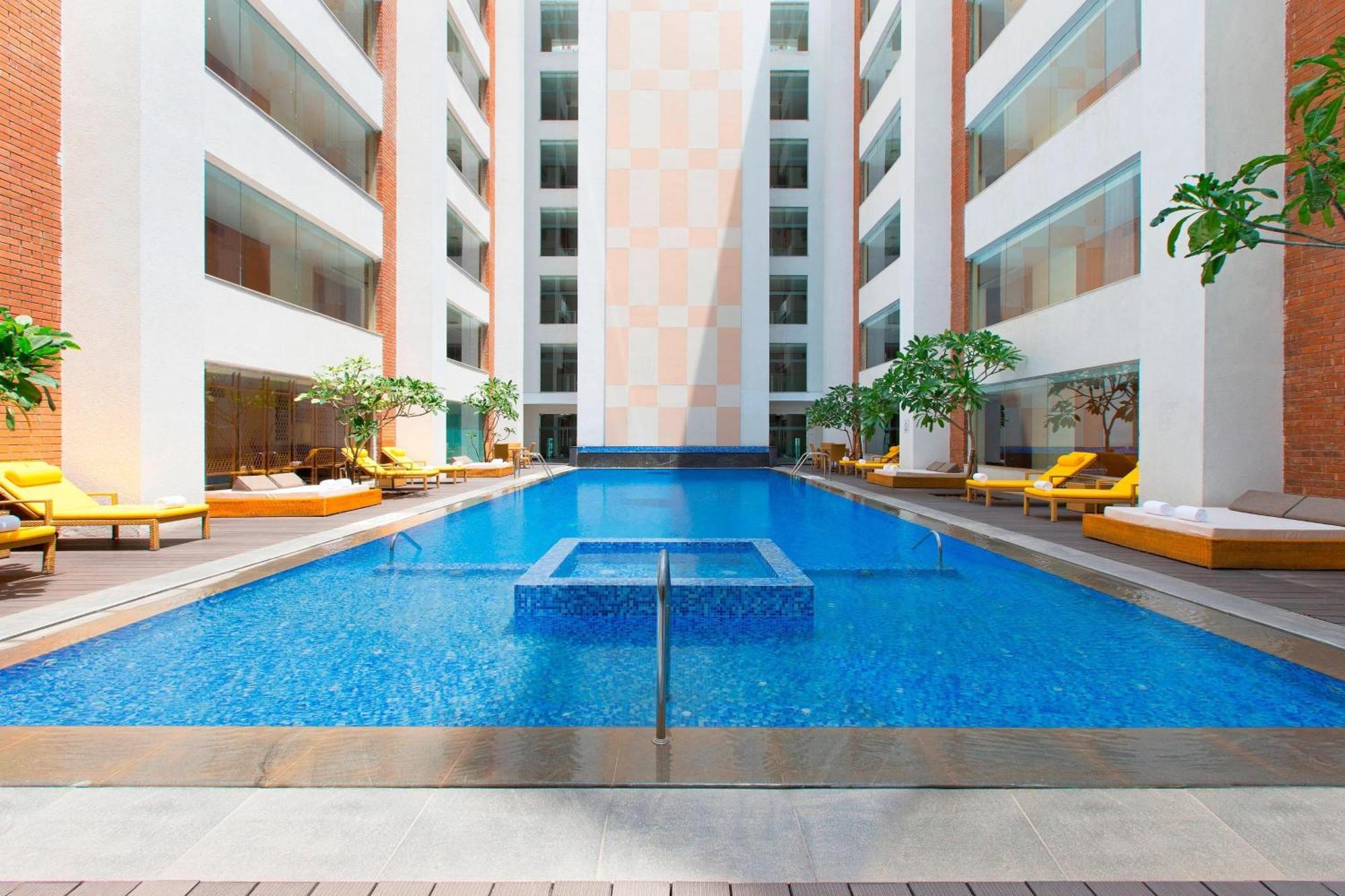Sheraton Hyderabad Hotel Dış mekan fotoğraf