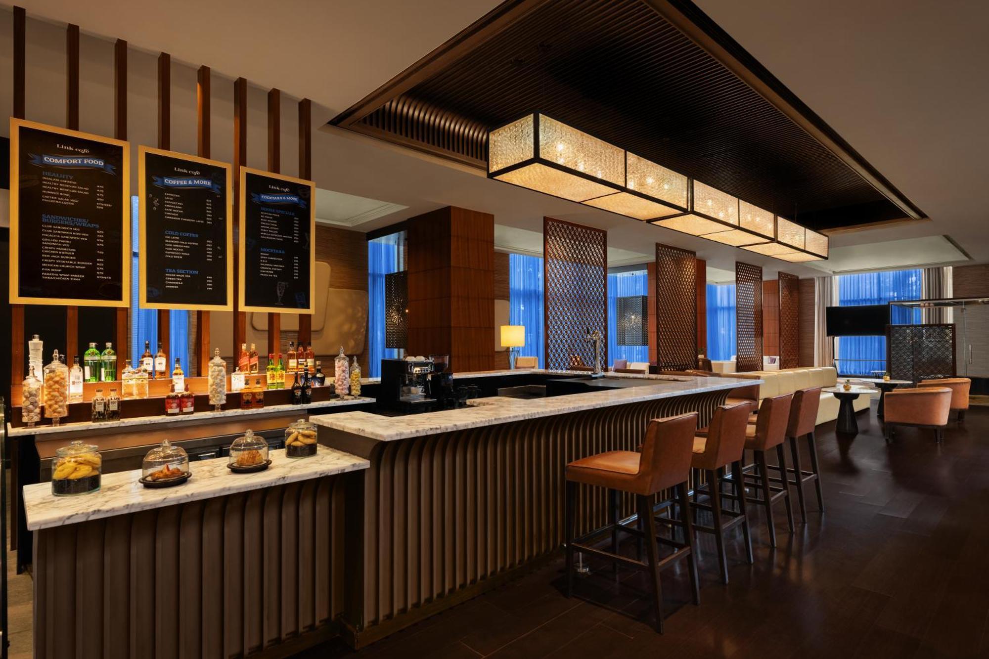 Sheraton Hyderabad Hotel Dış mekan fotoğraf
