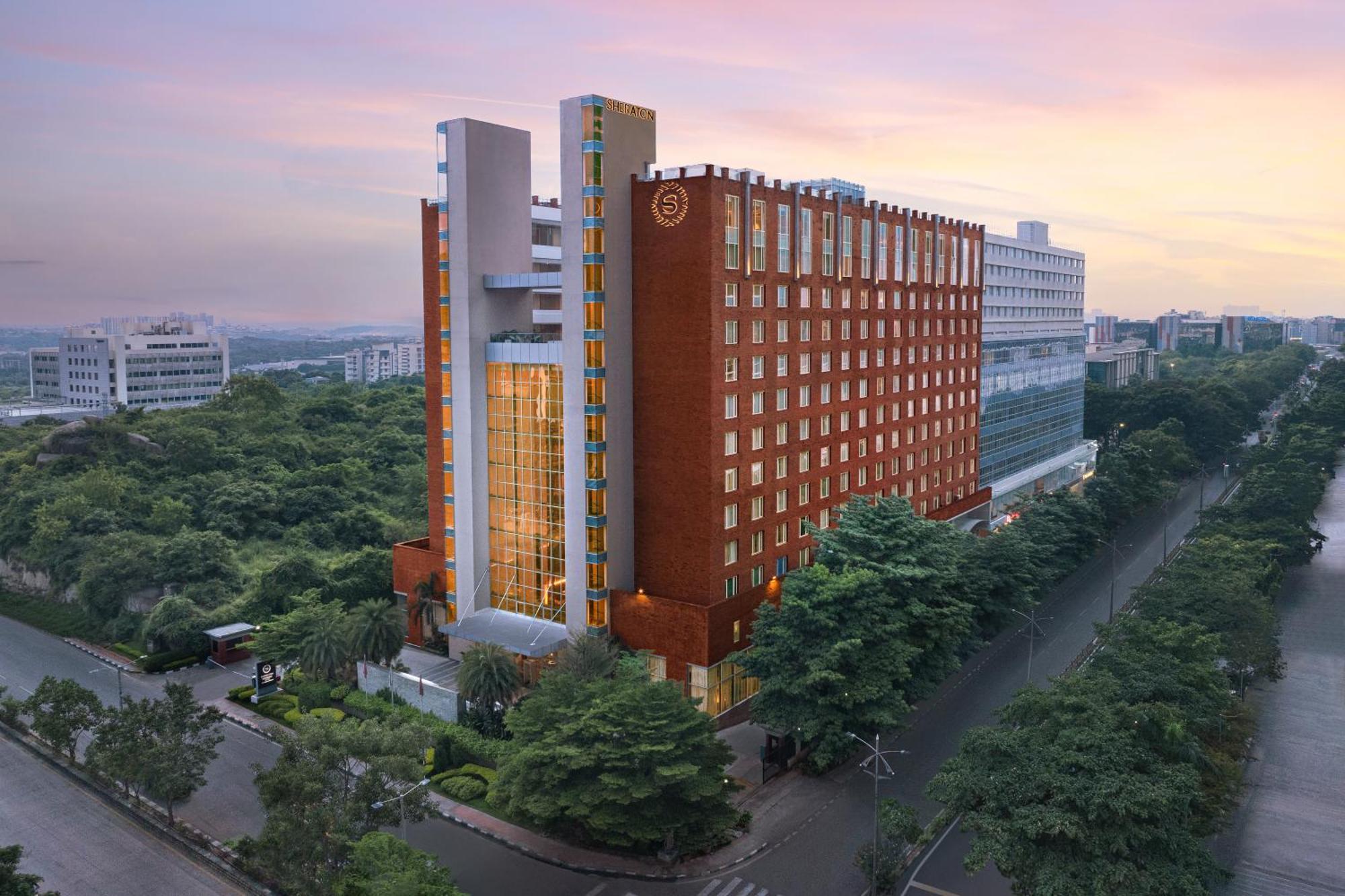 Sheraton Hyderabad Hotel Dış mekan fotoğraf
